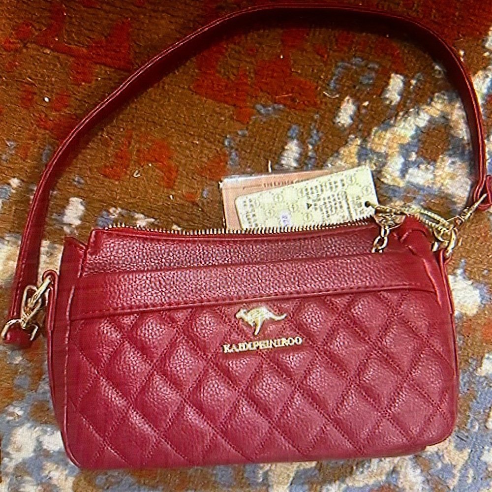 Kaidifeniroo red bag nwt  Mother day sale resable offer accepted